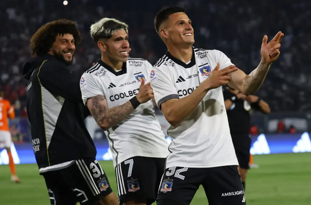 Colo-Colo cumplirá 100 años en 2025.