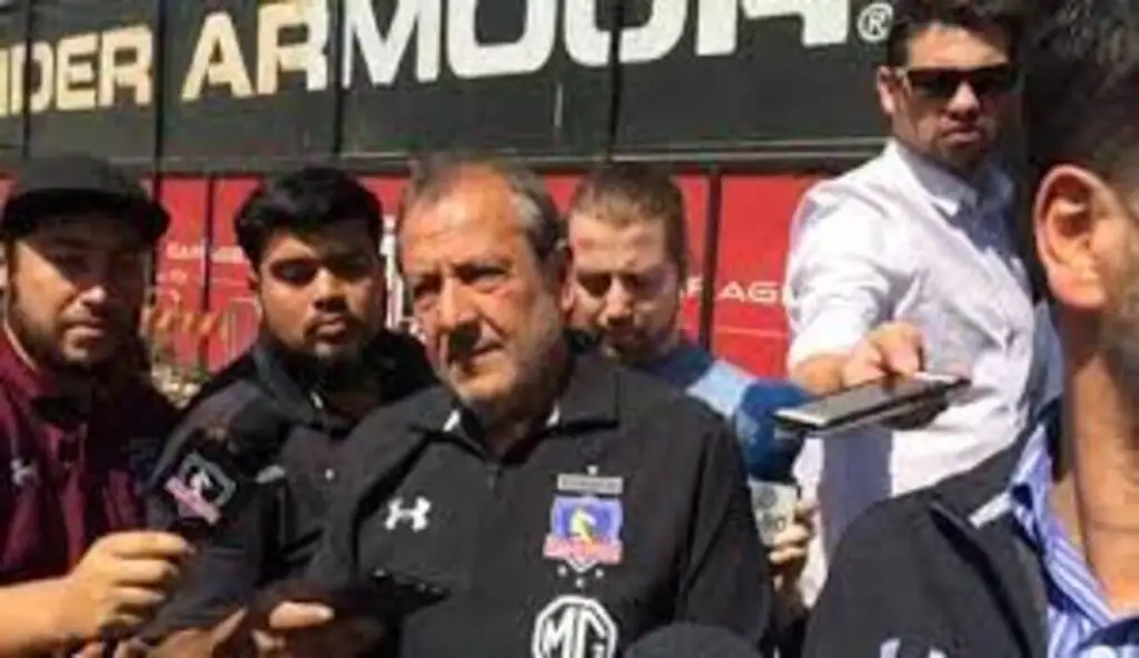 Luis Urzúa nuevamente fue denunciado por hinchas de Colo-Colo.