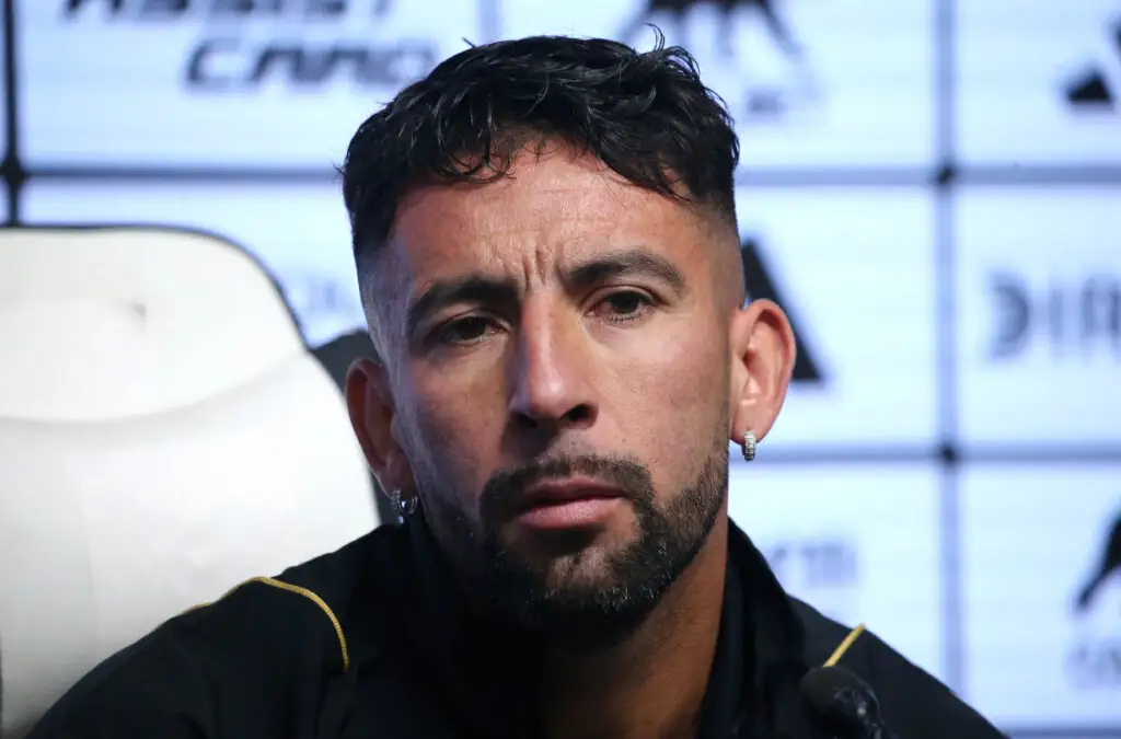 Mauricio Isla se perfila como el capitán de la Selección Chilena ante Argentina.