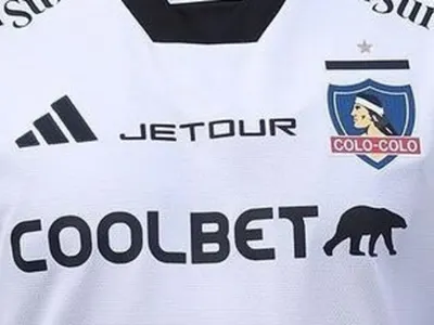 Se va Coolbet: Colo-Colo cierra millonario acuerdo con nuevo auspiciador para su camiseta