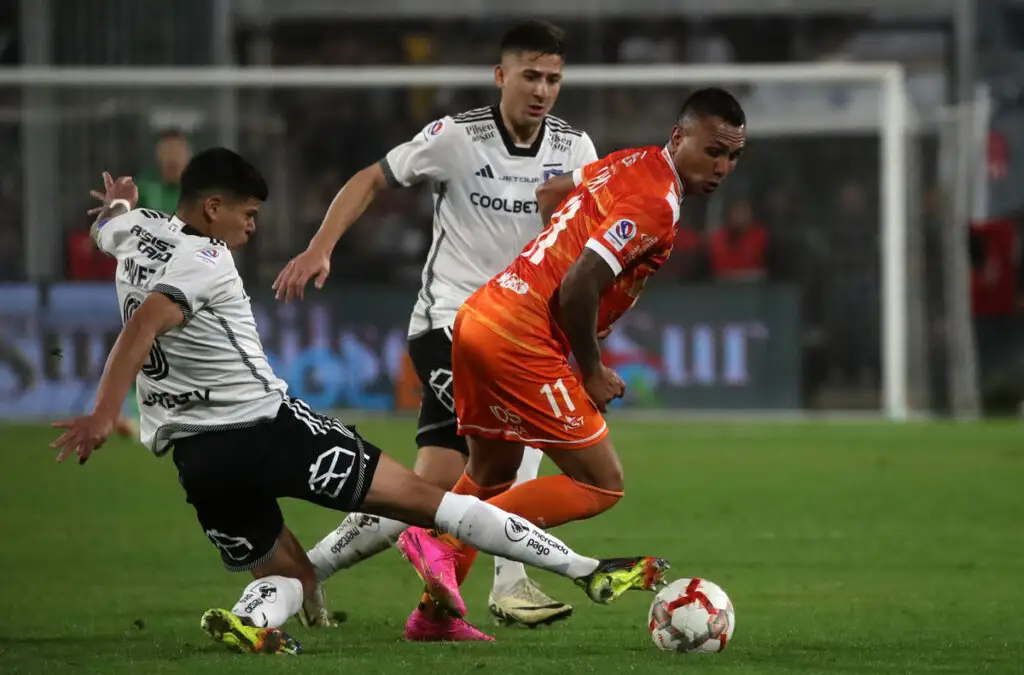 Colo-Colo sumó un duro traspié ante Cobreloa.