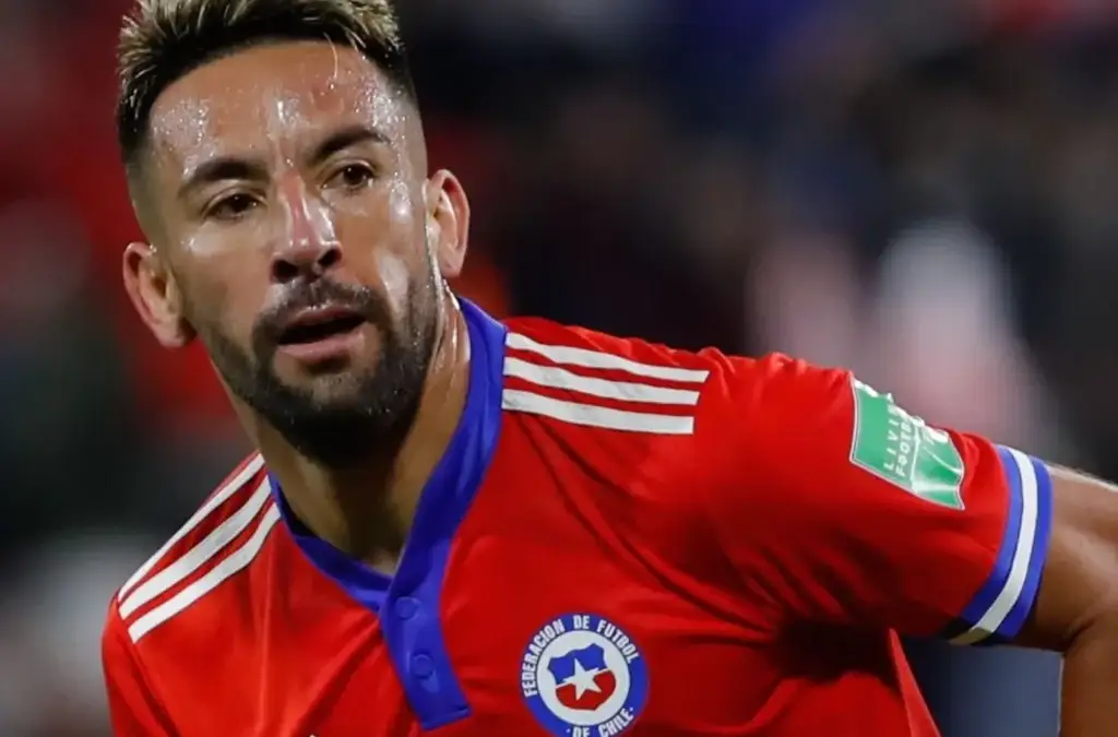 Mauricio Isla podría llegar a River Plate para el 2024.