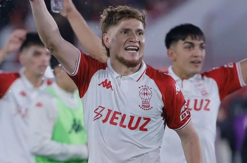 Leonardo Gil clasificó a cuartos de final con Huracán.