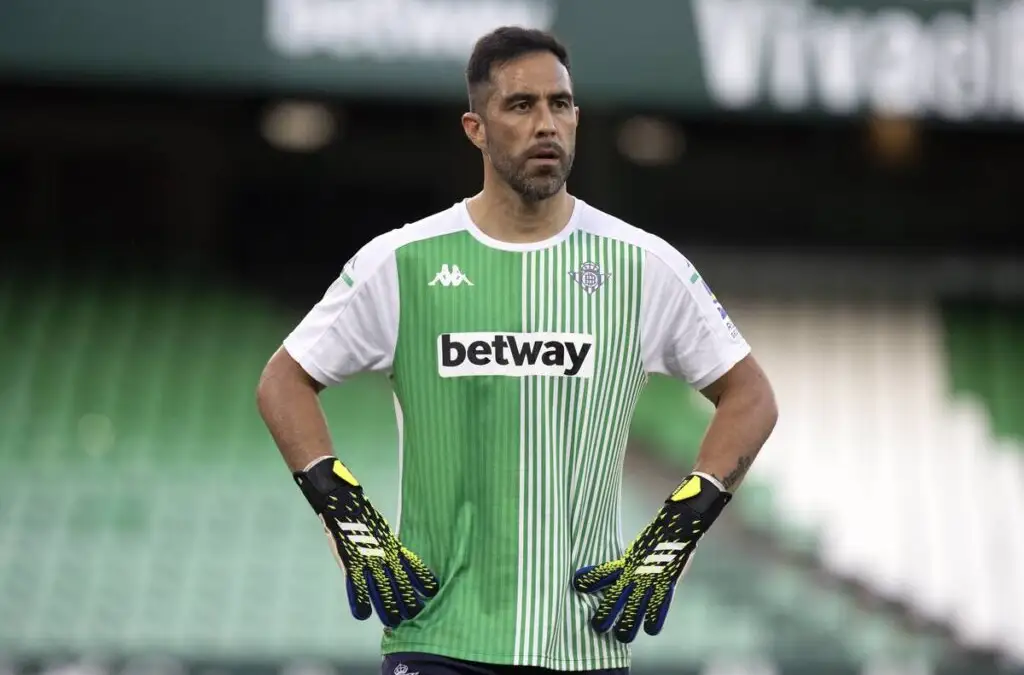 Claudio Bravo no vive un buen presente en el Betis.