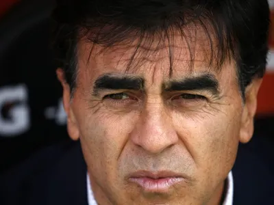 ¿Qué te parece? Cuestionado entrenador chileno quiere a Gustavo Quinteros en ‘La Roja’