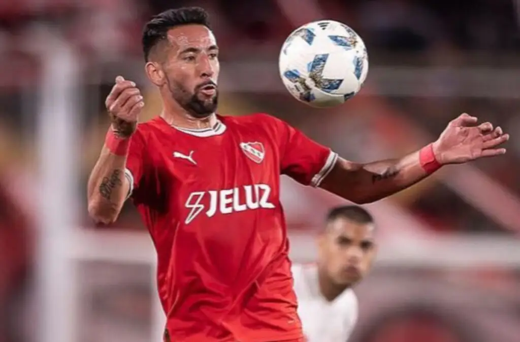 Colo-Colo llegó a un acuerdo con Independiente por Mauricio Isla.