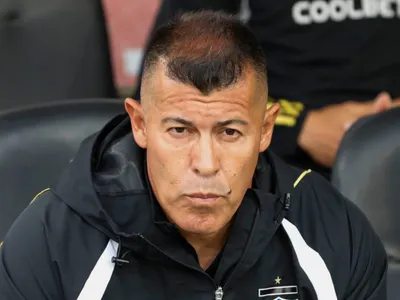 Jorge Almirón podría enfrentar inesperado golpe en Colo-Colo para la temporada 2025