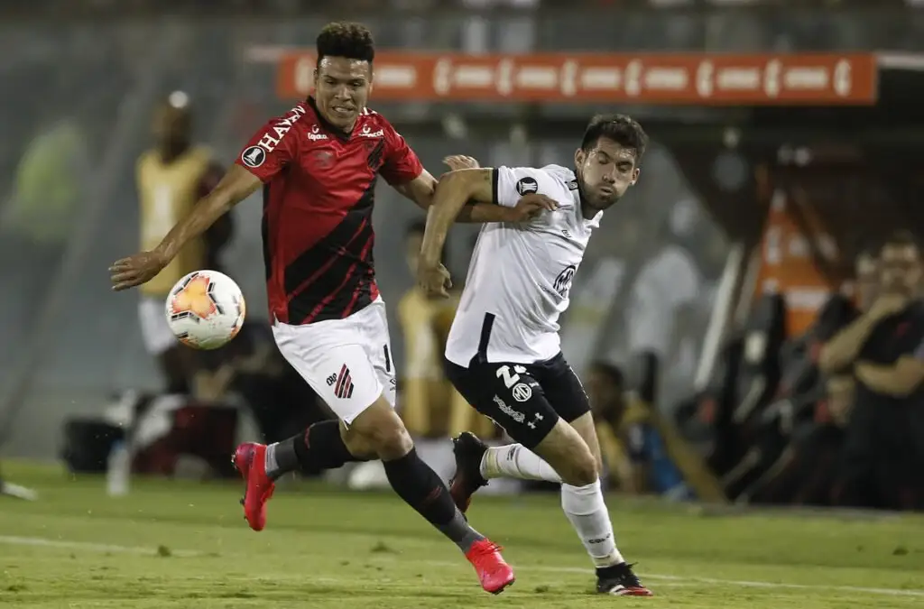 Colo-Colo tiene buenos antecedentes ante equipos brasileños en el Estadio Monumental.