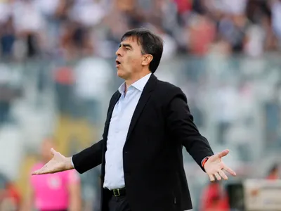 Una opción menos para Gustavo Quinteros: Jugador pretendido por Colo-Colo fichó por club argentino