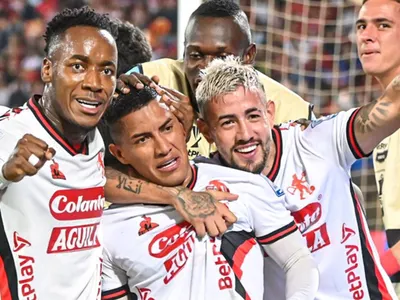 «Van a empezar las conversaciones»: Revelan el nombre del delantero que se sumó como opción para Colo-Colo