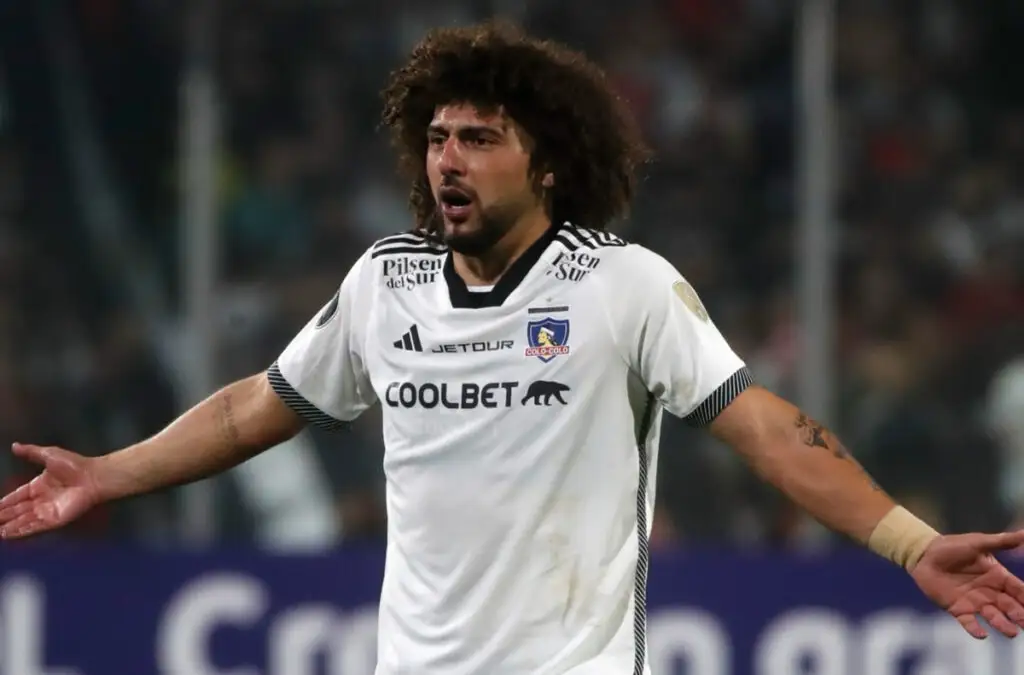 Maximiliano Falcón podría salir de Colo-Colo.