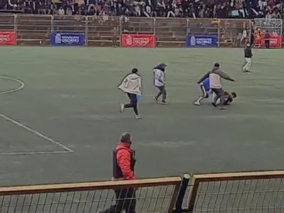 [Video]: Superclásico entre leyendas tuvo pelea de hinchas en Osorno