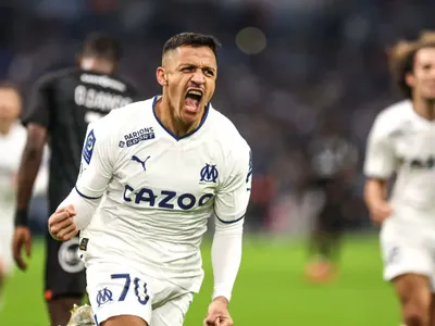 [VIDEO] Definición letal: Alexis Sánchez marcó un golazo y lideró la remontada de Olympique Marsella en Ligue 1