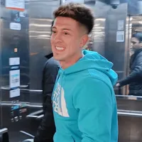 Pablo Parra aterrizó en Chile para ser presentado como nuevo refuerzo de Colo-Colo: «Estoy muy feliz»