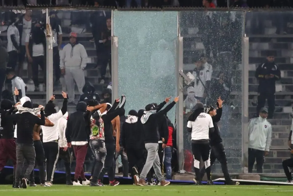 Invasión duelo de Colo-Colo vs Fortaleza
