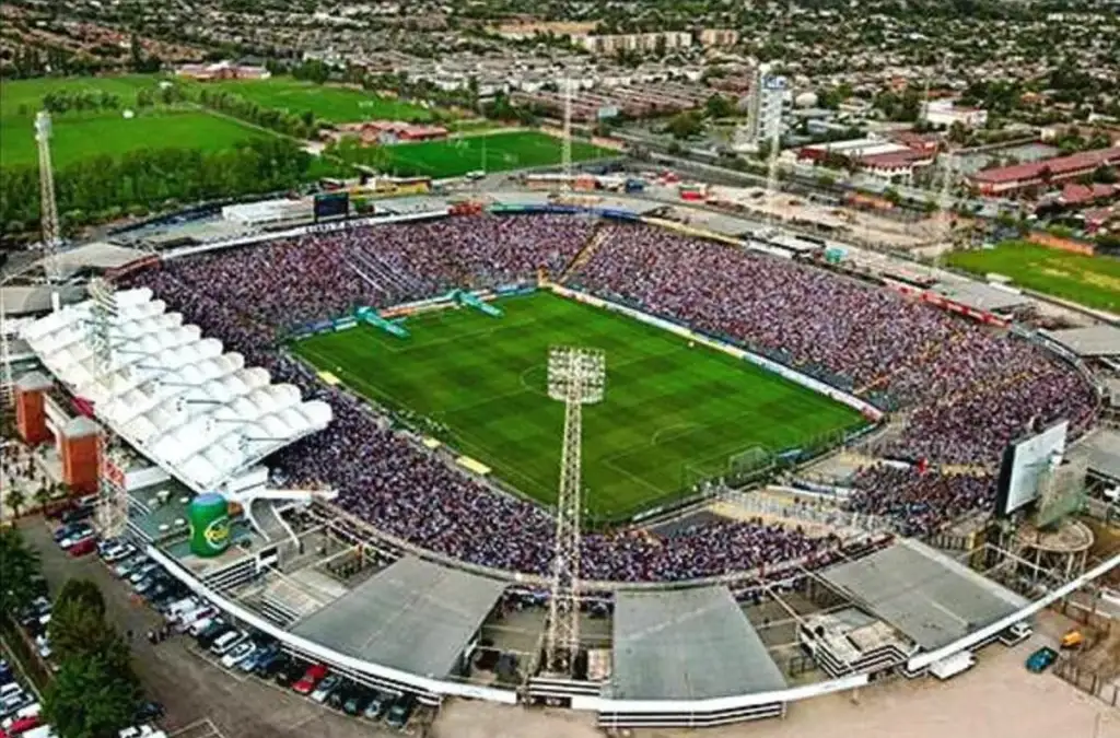 Colo-Colo quiere recibir a Godoy Cruz por la Copa Libertadores con el Estadio Monumental lleno.