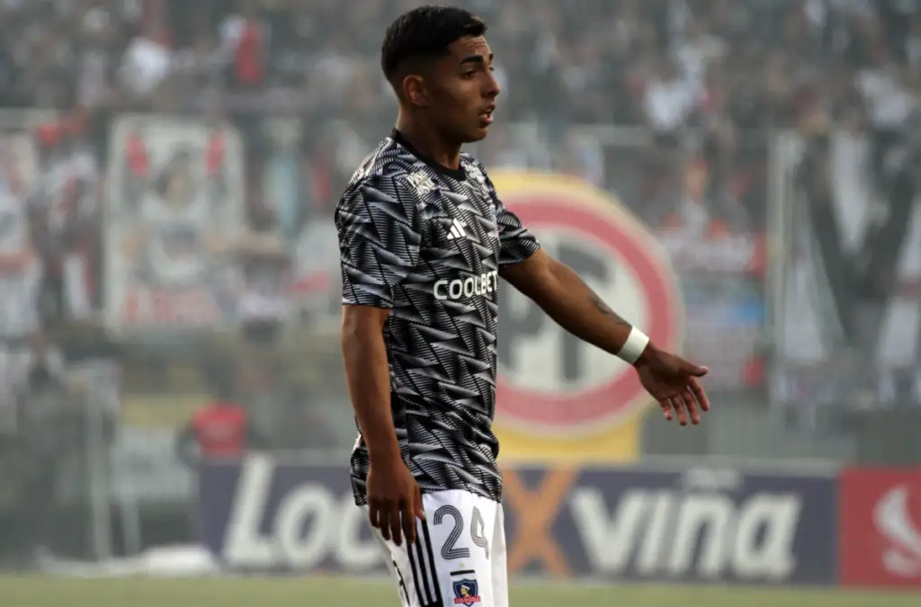 Jordhy Thompson está aprovechando las opciones que le da Gustavo Quinteros en Colo-Colo.