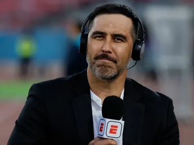 Claudio Bravo revela que jugador de Colo-Colo fue interés de Barcelona: «Tenían varios videos de él»
