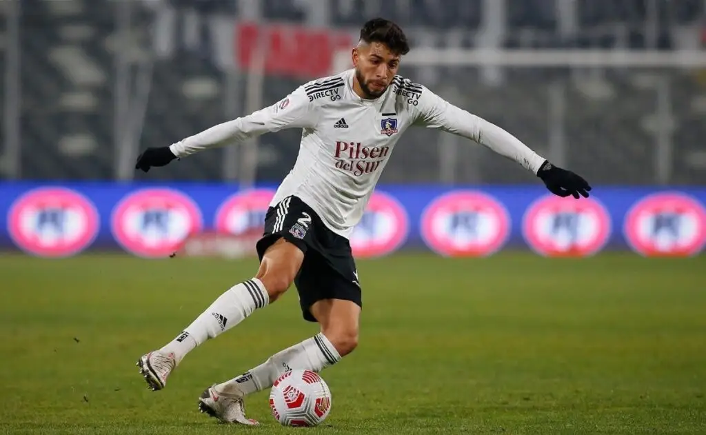 Jeyson Rojas tuvo un buen arranque en Colo-Colo, aunque poco a poco ha perdido protagonismo.