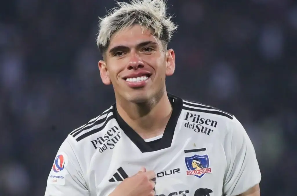 Carlos Palacios volvió al Estadio Monumental tras su nominación a la Selección Chilena.