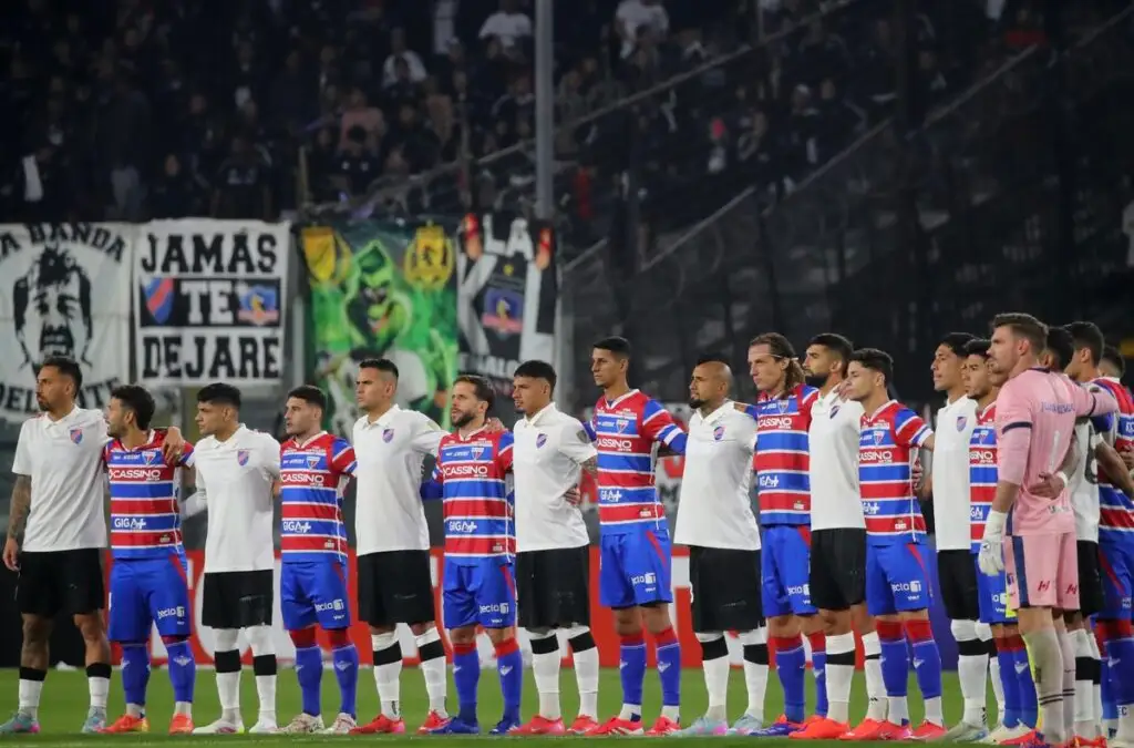 Ambos equipos se estarían peleando, por lo bajo, el cupo a los 16vos de Copa Sudamericana. Foto: Jonnathan Oyarzun/Photosport.