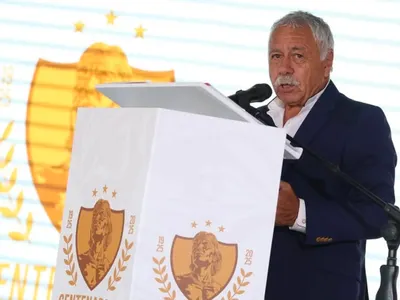[Video] «Le hace falta»: Carlos Caszely sorprende y propone refuerzo para el 2025 de Colo-Colo
