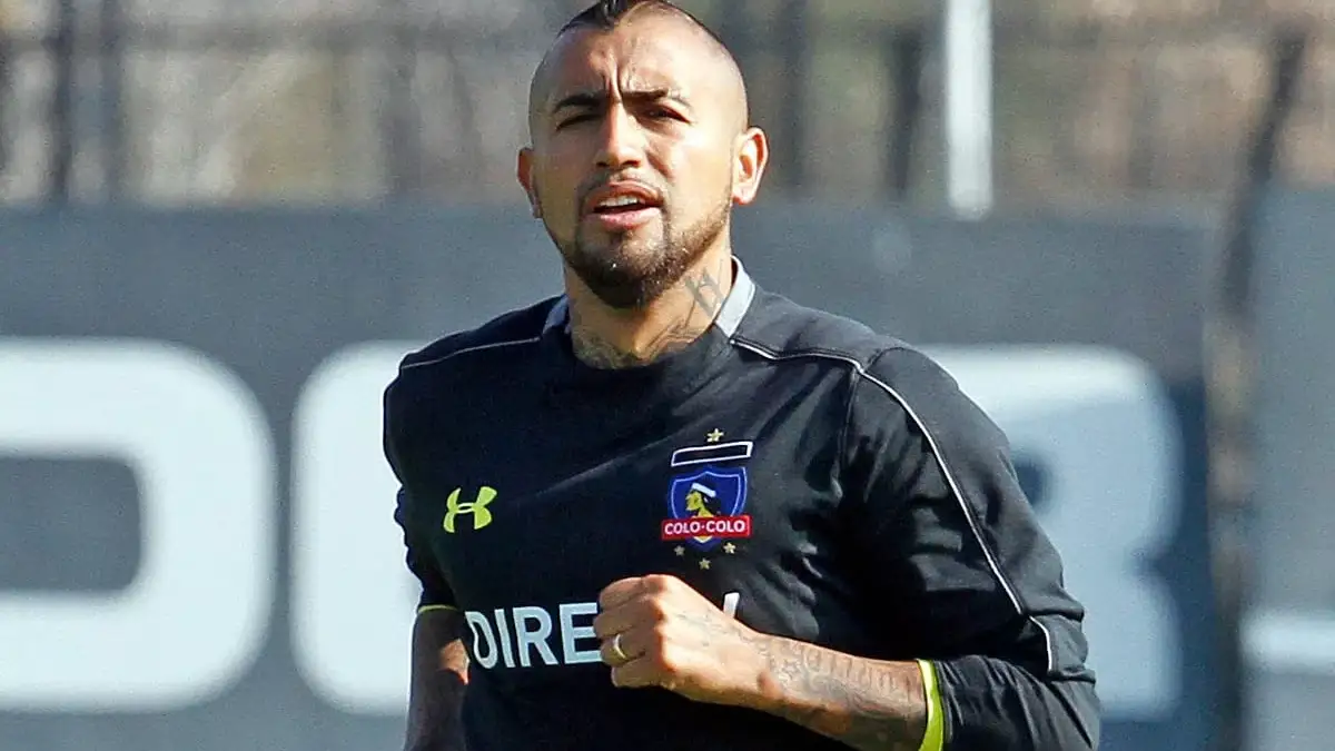 Arturo Vidal muy pronto será presentado en Colo-Colo como incorporación.
