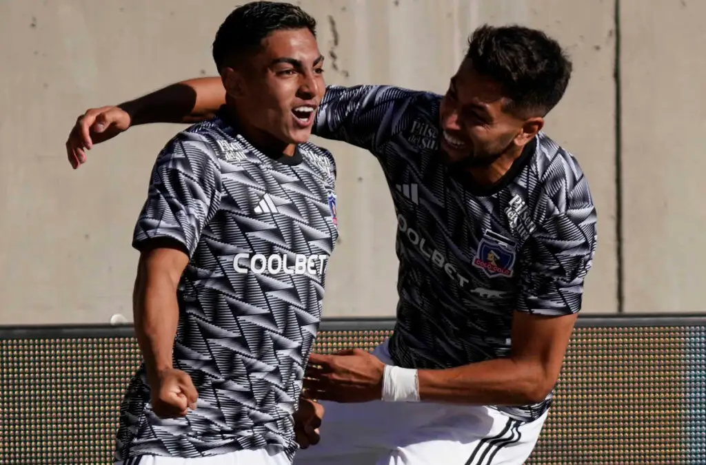 Jordhy Thompson anotó su primer gol en el fútbol profesional ante Deportes Copiapó.