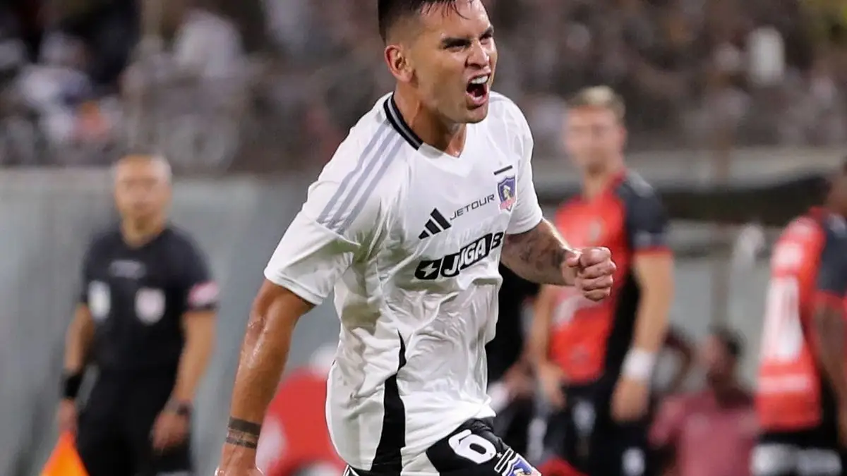 De momento, al zurdo no le estaría pesando la camiseta del Eterno Campeón.