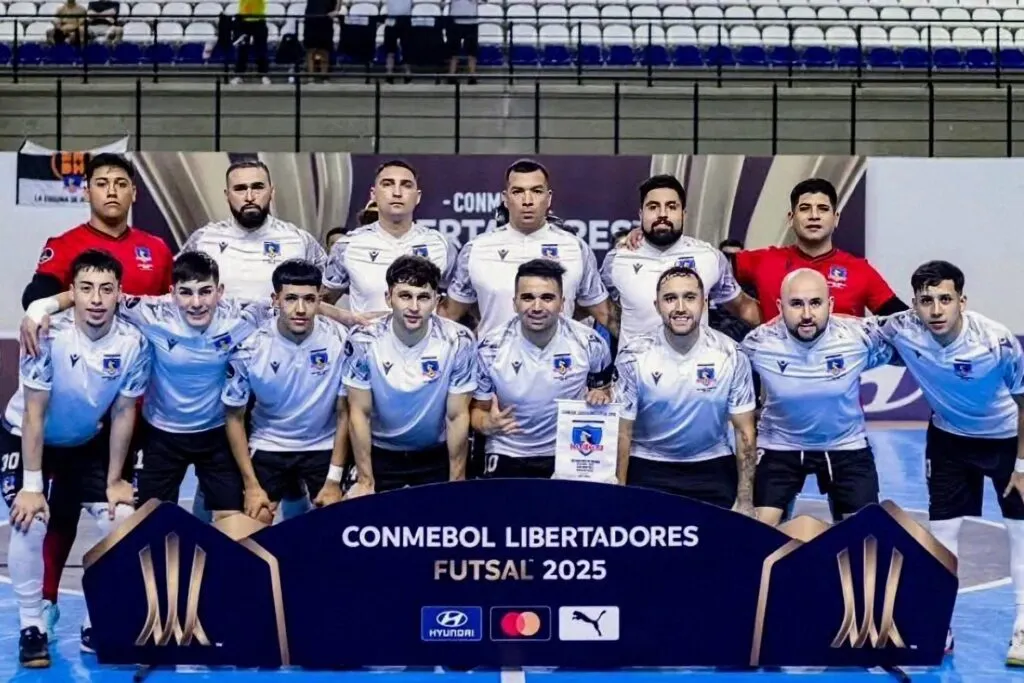 Formación Colo-Colo futsal vs Magnus.