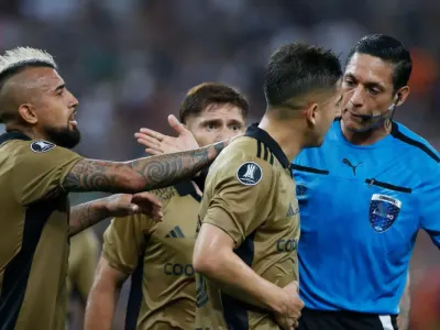 ¿Debía anularse?: El polémico gol no cobrado a Colo-Colo y que evitó el empate ante Fluminense
