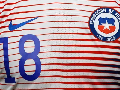 Colo-Colo lo descartó: Ex seleccionado nacional encontró nuevo club en una exótica liga del fútbol europeo