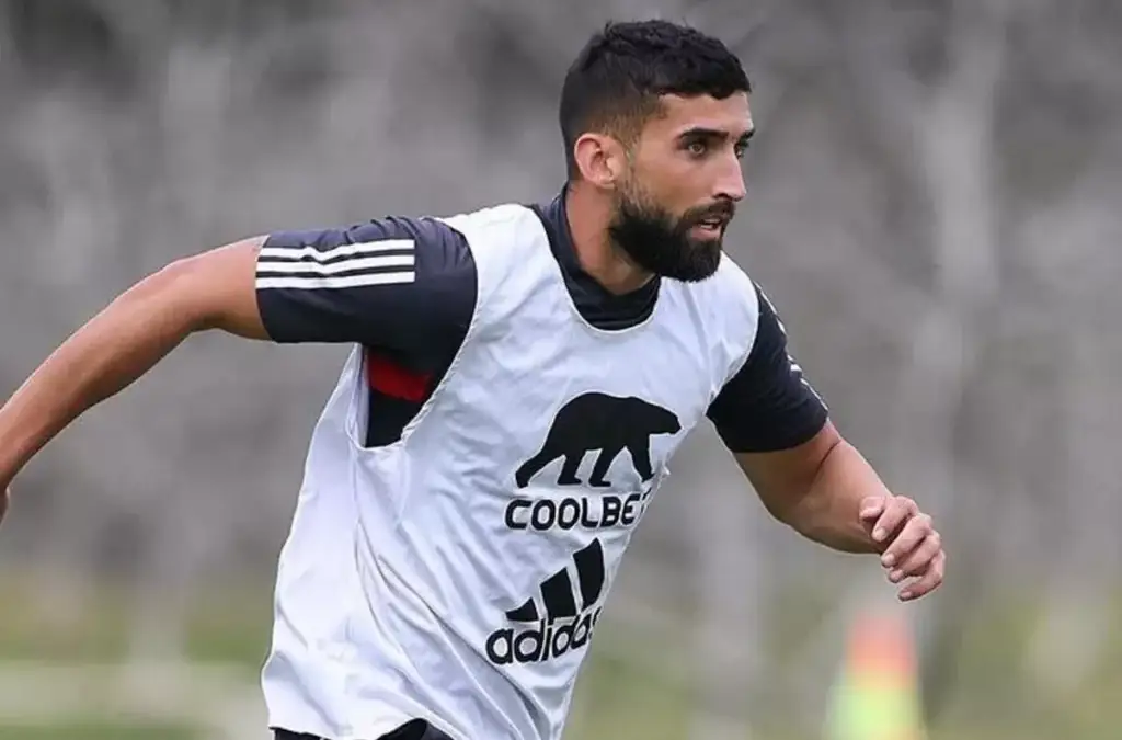 Emiliano Amor tiene un puesto secundario en Colo-Colo.