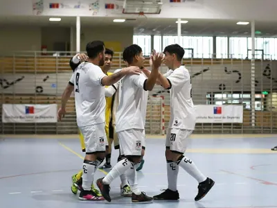 [VIDEO] ¿Y si te llama Quinteros? Los golazos que sacaron aplausos en el triunfazo de Colo-Colo futsal