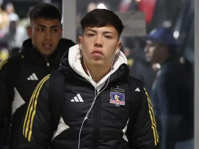 Con Leandro Hernández: La novedosa formación de Colo-Colo para enfrentar a Unión Española