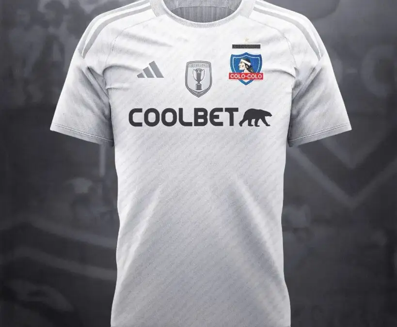 Propuesta camiseta conmemorativa del plantel de Colo-Colo 1973
