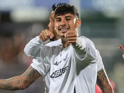 Interés formal: Revelan los 2 clubes que buscarían el fichaje de Alexander Oroz