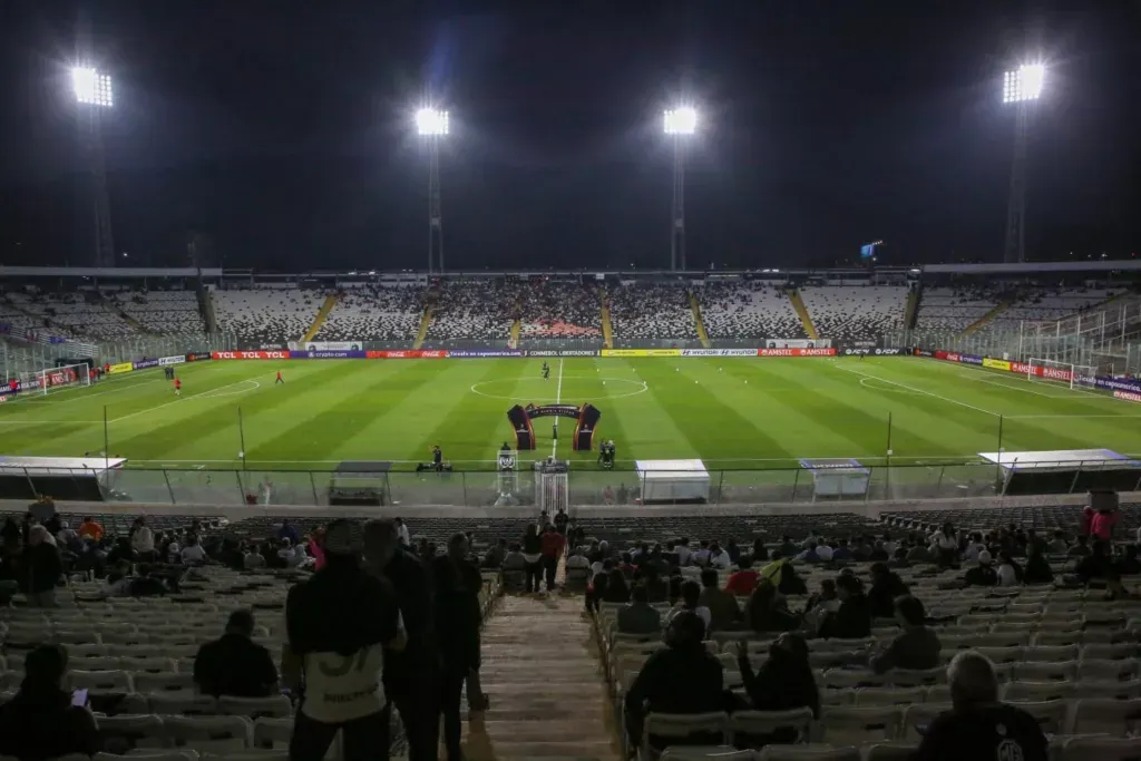 Estadio Monumental desde el Sector Océano en el duelo de Colo-Colo vs Cerro Porteño.