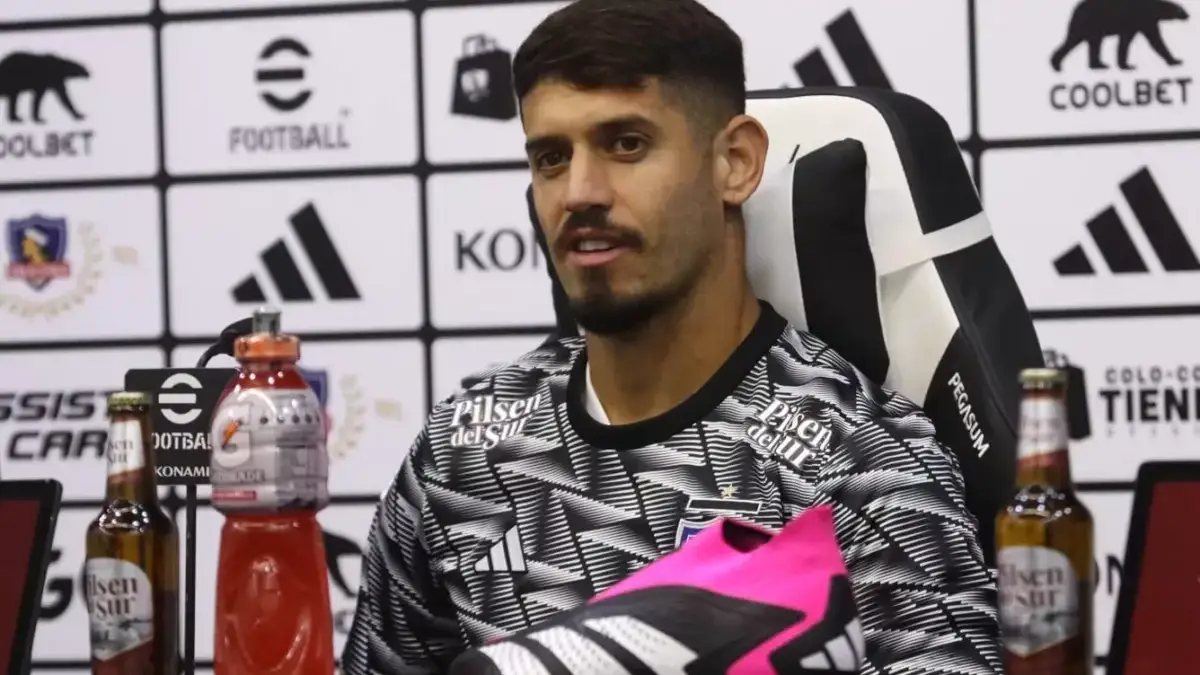 Matías de los Santos en su presentación como jugador de Colo-Colo.