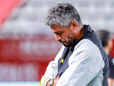 Con experiencia europea: El desconocido uruguayo que suena para ser nuevo DT de Colo-Colo