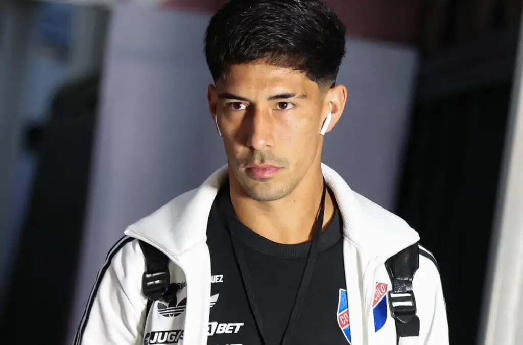Salomón Rodríguez seguirá en Colo-Colo para el segundo semestre.