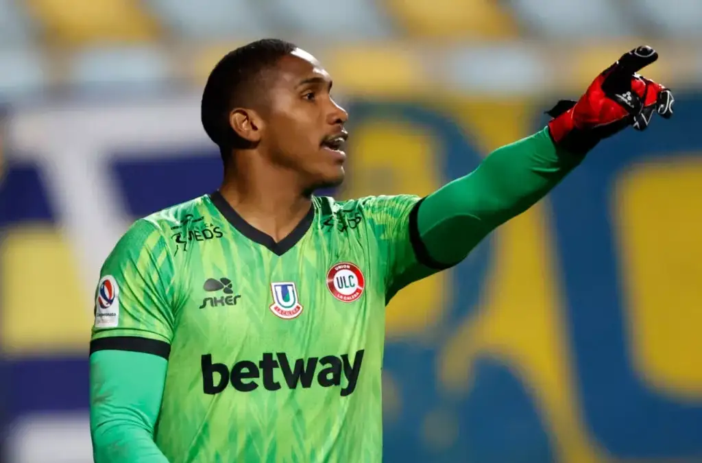 Omar Carabalí despertó el interés de Emelec para 2024.