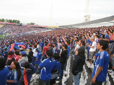 ¿Universidad de Chile en el Monumental? El recinto albo sería una opción para la localía de los azules el 2023