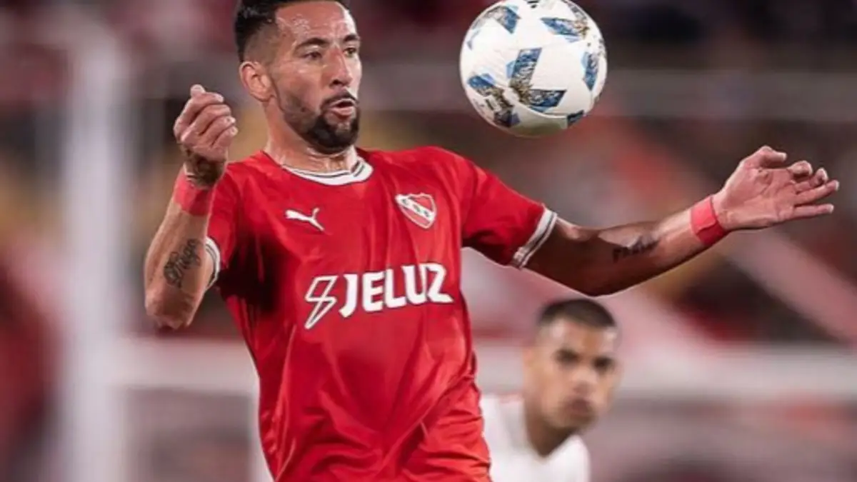 Colo-Colo llegó a un acuerdo con Independiente por Mauricio Isla.