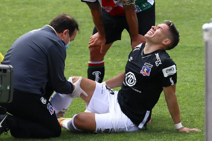 El drama de Óscar Opazo: grave lesión en la rodilla derecha y seis meses de  baja - La Tercera