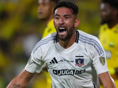 No juega Isla: Hinchas de Colo-Colo eligen al lateral derecho para enfrentar a Deportes la Serena