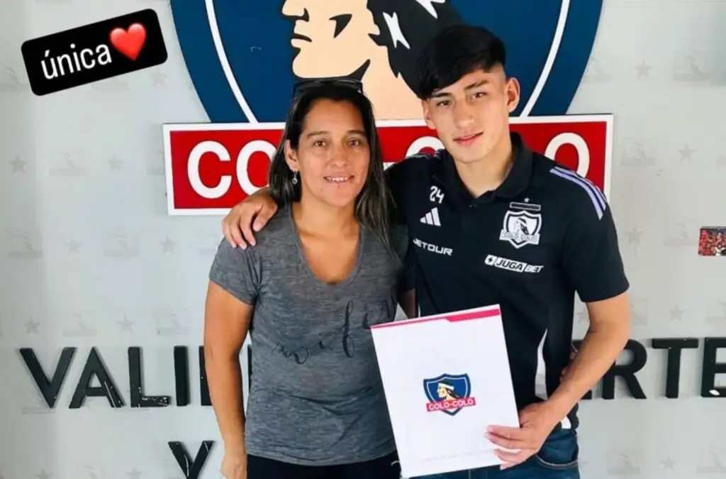 Francisco Marchant firmó su primer contrato profesional con Colo-Colo.