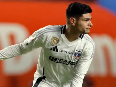 ¿Será baja? Adelantan el estado de Claudio Aquino para el duelo de Colo-Colo frente a Universidad Católica