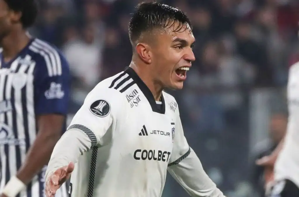 Vicente Pizarro renovaría su contrato con Colo-Colo hasta diciembre de 2026.
