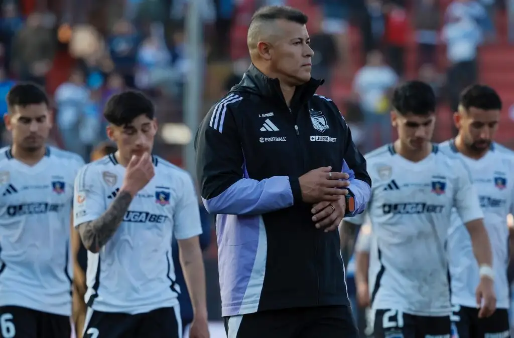 En el plantel de Colo-Colo habría un quiebre total con Jorge Almirón.